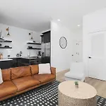 With Free Parking, 3 Mi Downtown & Stadium, By Coffee Nashville