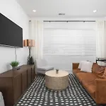 Apartment With Free Parking, 3 Mi Downtown & Stadium, By Coffee