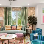 Holiday home Play At 8th & Argyle Elite Vacation Spot
