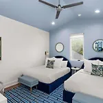 Pop Art Retreat On Legendary 8th - Walk Everywhere Holiday home