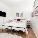 Downtown Luxury Pool Gym Free Parking 312 Holiday home