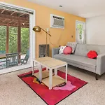 Nashville Gem Grill Mini Pickleball Sleeps 12