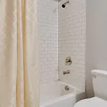 Couple Townhome Getaway Near East Holiday home