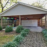Perfect For Groups - Fenced-In Yard Pet Friendly
