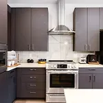 The Odyssey By Avantstay Apartment