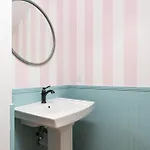 The Dolly House 8br Sleeps 24 5min To Dt