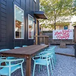 The Dolly House 8br Sleeps 24 5min To Dt