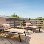 Rooftop Patio With Parking Walk To Belmont And 12 South Holiday home Nashville