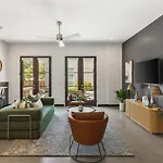 Rooftop Patio With Parking Walk To Belmont And 12 South Nashville