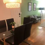 Luxury Midtown 2Br Family Suite Sleeps 8 Guests With Private Balcony And Optional Parking Walk To Parthenon & Vanderbilt Near Broadway