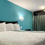 Hotel Knights - Downtown Nashville