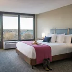 Hotel Delta By Marriott Airport 3*
