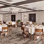 Hotel Delta By Marriott Airport 3*
