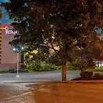 Hotel Delta By Marriott Airport