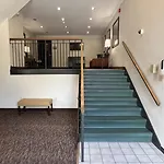 Hotel Homestay Suites 2*