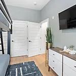 Holiday home Only 3 Miles From Broadway Sleeps 16 Two Side By Side