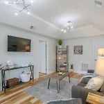 Holiday home The Grant | 9 Mins To Downtown, Vandy On Foot *