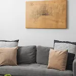 Only 3 Miles From Broadway Sleeps 16 Two Side By Side *