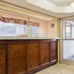Hotel Super 8 By Wyndham Antioch/nashville South East 2*