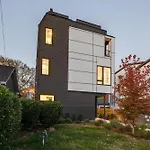 Dual Homes Rooftop Deck In Downtown Nashville