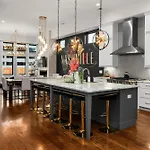 Luxe Getaway With Hot Tub Holiday home *