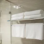 Hotel Hampton By Hilton Airport Century Place