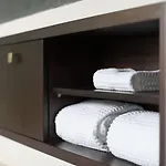 Hampton By Hilton Airport Century Place 3*