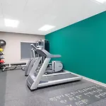 Hampton Inn By Hilton Nashville Airport Century Place