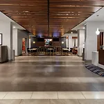 Hampton By Hilton Airport Century Place