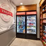 Hotel Hampton By Hilton Airport Century Place
