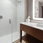 Hampton By Hilton Airport Century Place