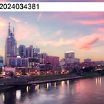 Game Room & Rooftop Deck At Downtown Nashville