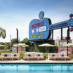 Memoir Wedgewood Houston