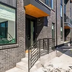 The Linden - Rooftop Views Refined Design New