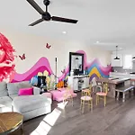 Hottub/karaoke-10min To Dt-9 Beds-swiftie's Holiday home
