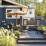 Southern Charm Backyard Firepit Outdoor Dining Mins To Downtown Chapel House By Avantstay