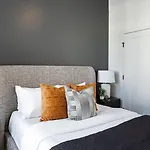 New Build Sleeps 12 2 Modern Design Near Downtown Nashville