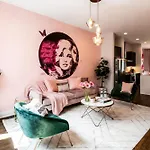 New Dollys Dream 12 Beds Downtown Nash Opry Karaoke Holiday home Nashville
