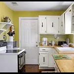 Peaceful Private Cottage, Walk To Park & 5 Mins To Downtown