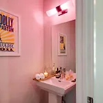 New Dollys Dream 12 Beds Downtown Nash Opry Karaoke Holiday home Nashville