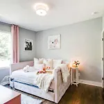 New Dollys Dream 12 Beds Downtown Nash Opry Karaoke Holiday home *