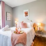 Holiday home New Dollys Dream 12 Beds Downtown Nash Opry Karaoke Nashville