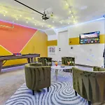 Game Room & Rooftop Deck At Downtown Nashville