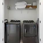 New Build Sleeps 12 2 In Scenic Bluffside Minutes To Downtown Holiday home *