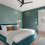 The Linden - Rooftop Views Refined Design New