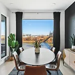 Riverfront Walk To Downtown With Garage Parking *