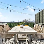 Hot Tub Hang Grill Parking Views Of Downtown