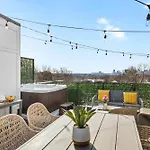 Hot Tub Hang Grill Parking Views Of Downtown Nashville