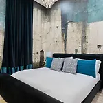 Creative Nashville Apartment Rooftop Firepit Gym Easy Downtown Access Hermitage House By Avantstay