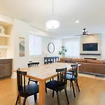 Stylish Brand-new Townhome Near Hotspots Nashville